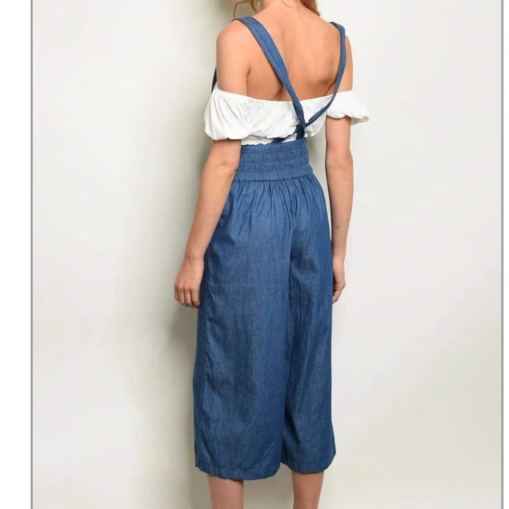 VERY J cropped criss-cross strap romper w/pockets - Picture 3 of 8